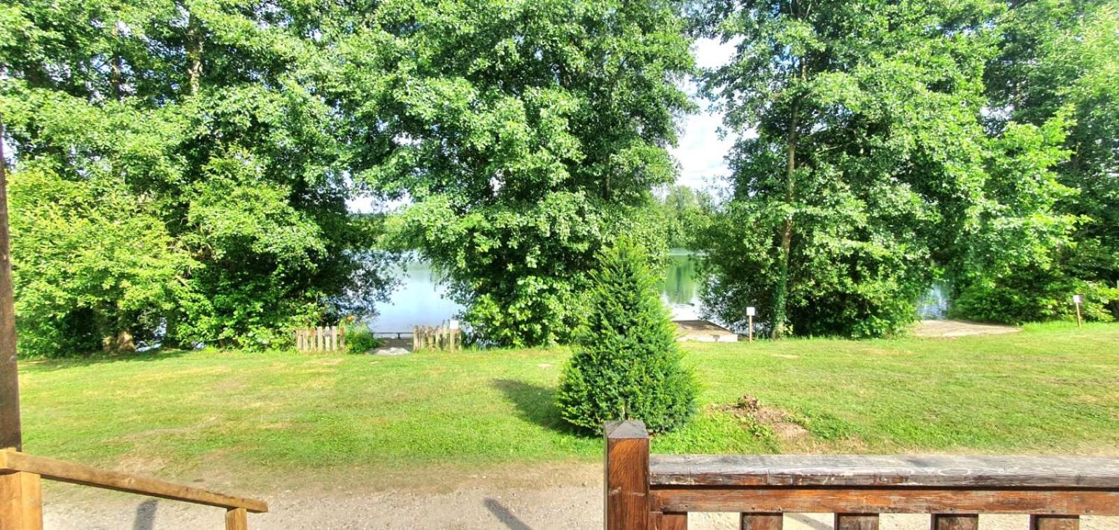 Camping du Château Vert Hondainville Bagian luar foto